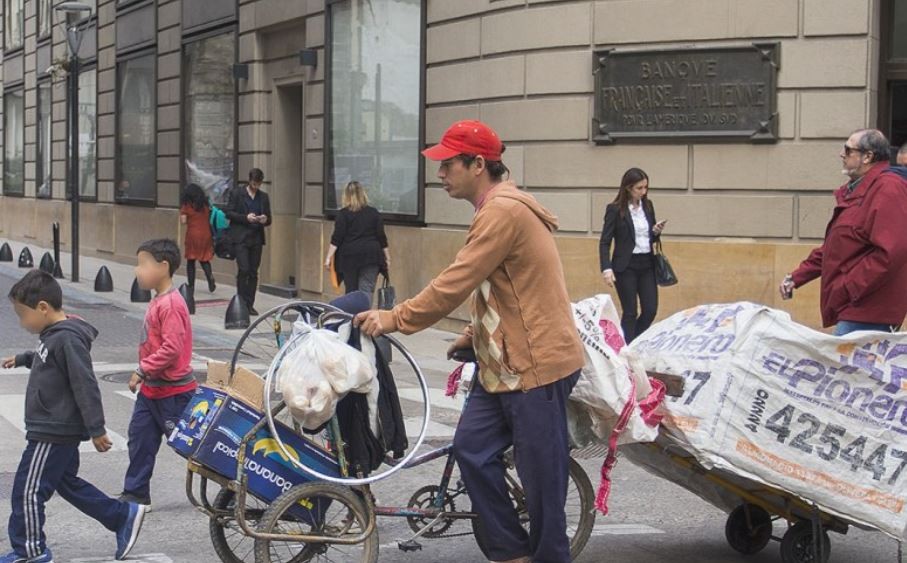 Una familia tipo necesitó ingresos por $100.000 para no ser pobre | Economía