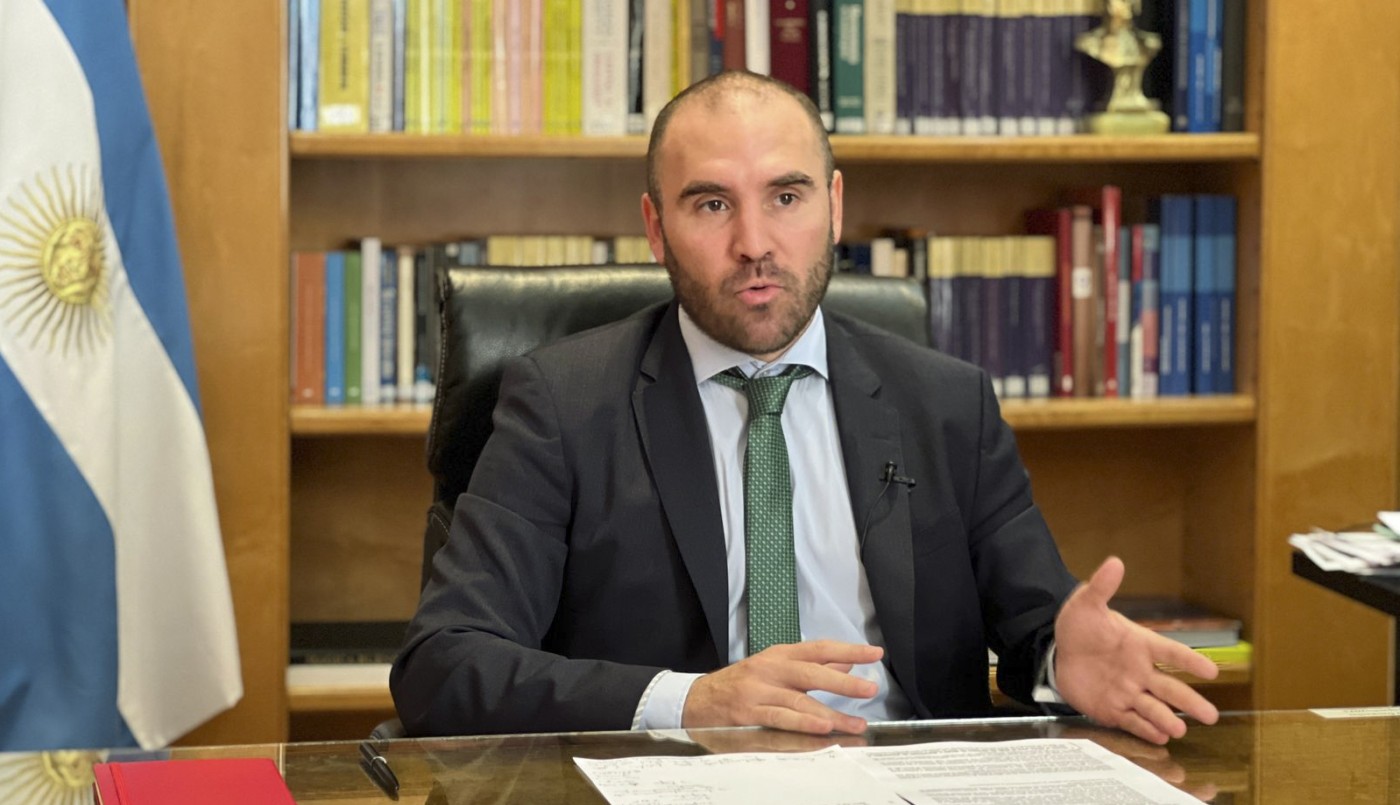 Guzmán buscó despejar dudas y defendió bonos en pesos: "Son un instrumento seguro" | Economía