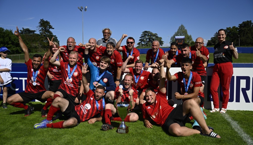 Selección alemana se coronó campeona en el primer torneo europeo de fútbol de refugiados | Internacionales