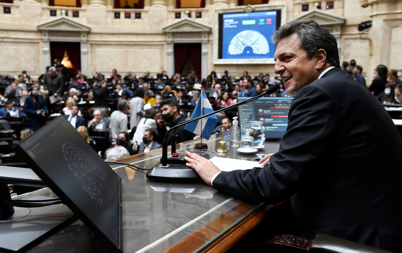 Massa destacó la aprobación de las leyes de incentivo fiscal a la Industria Automotriz y de promoción a la Bio y Nanotecnología | Política