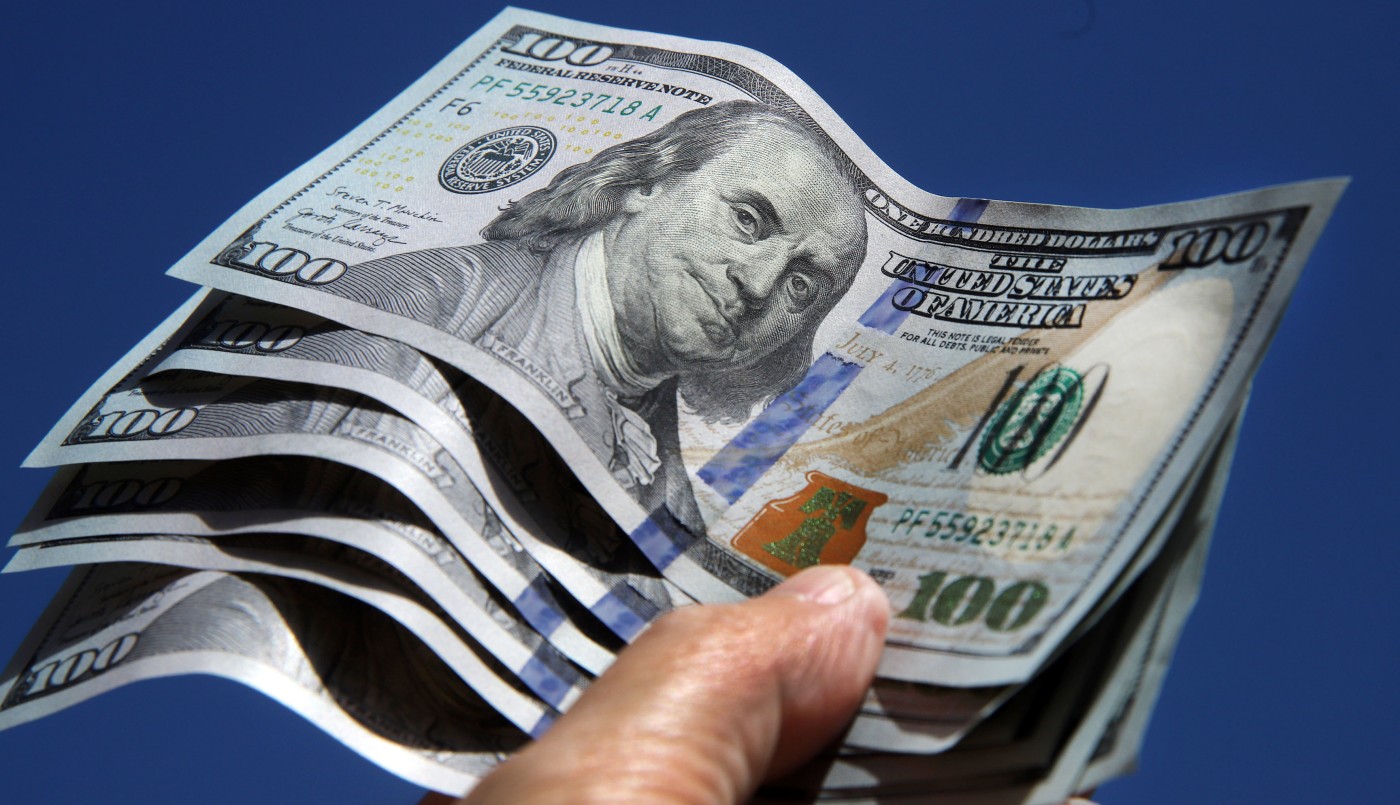 Sube el dólar blue y alcanza un nuevo récord: brecha cambiaria con el oficial supera 120% | Economía