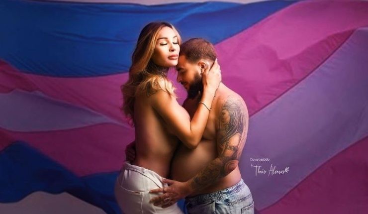 La mujer trans que amamanta al hijo que dio a luz su esposo | Internacionales