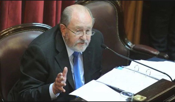 El gobernador de La Pampa eximió a los funcionarios del pago del impuesto a las Ganancias | Política