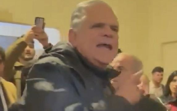 López Murphy iba a dar una charla en la UBA y unos militantes kirchneristas se lo impidieron | Política