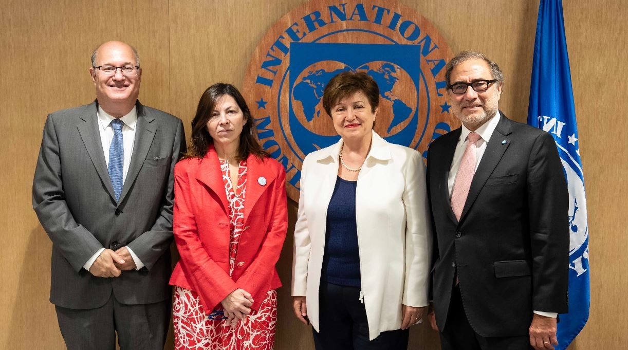 Kristalina Georgieva destacó los "esfuerzos iniciales" de Batakis para bajar el déficit fiscal | Política