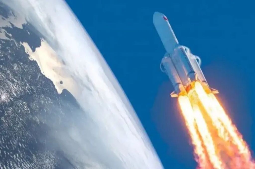 "Reingreso descontrolado: escombros de gigantesco cohete propulsor chino podrían caer a la Tierra | Internacionales