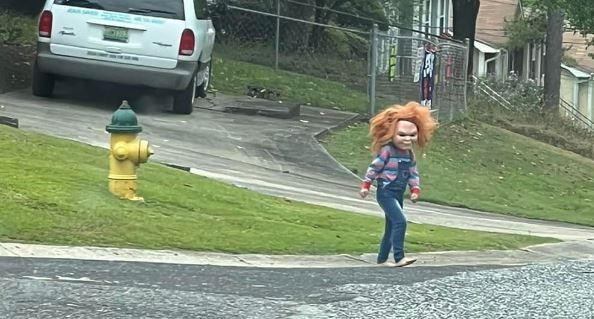 Alabama, atemorizado por un niño disfrazado de Chucky: tiene cinco años y atemoriza a los transeúntes | Internacionales