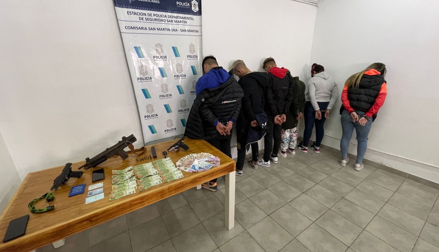 Detenidos con armas de guerra en un funeral "tumbero" en el Cementerio Municipal de San Martín | Actualidad