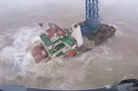 Encuentran cuerpos de 25 víctimas de desastre de grúa flotante en sur de China | Internacionales