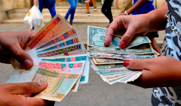 Cuba comprará dólares en el mercado paralelo con el fin de restablecer un mercado cambiario | Internacionales