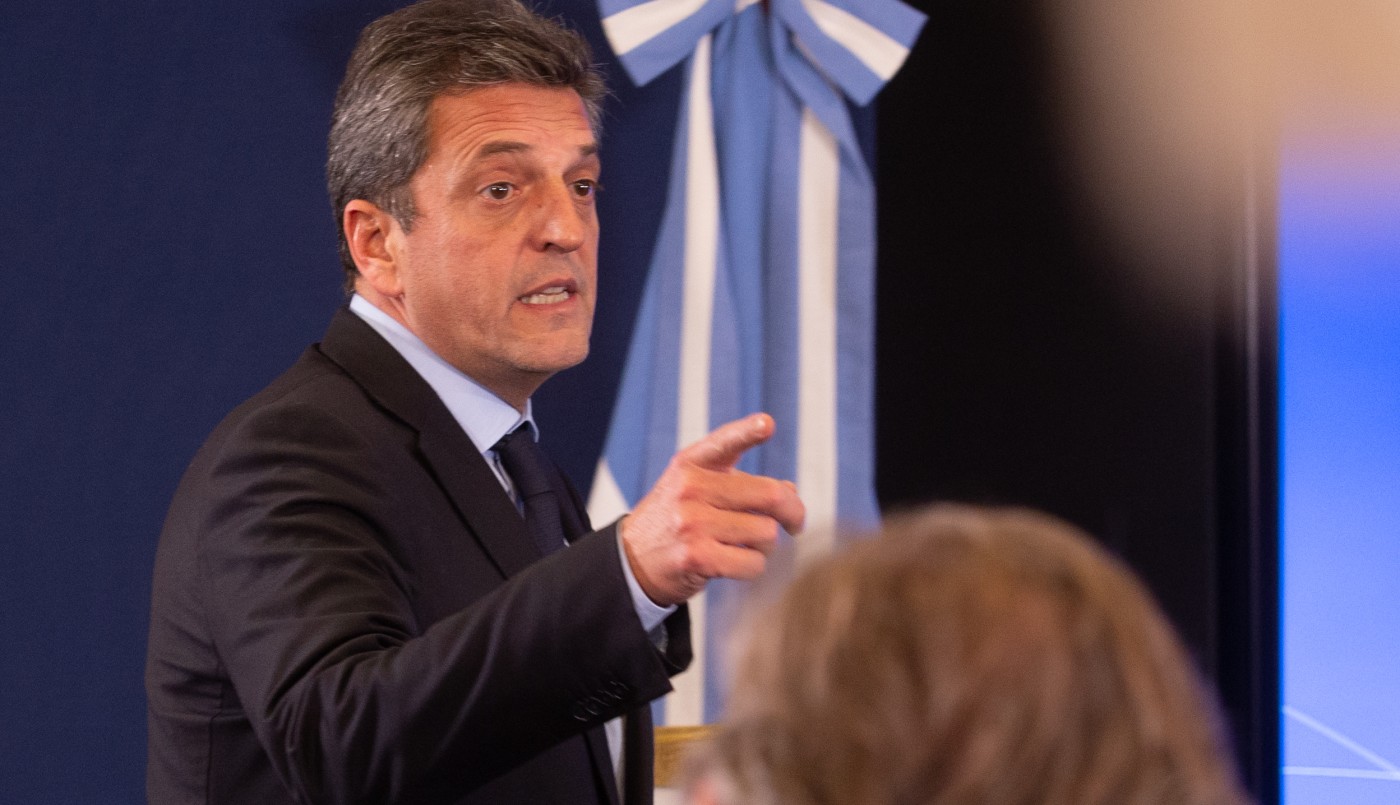 Massa pone en marcha un canje de deuda por vencimientos equivalentes a U$15.000 millones | Economía