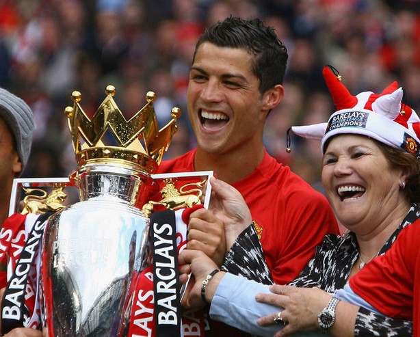 Retienen en el aeropuerto de Barajas a la madre de Cristiano Ronaldo con 55.000 euros | Deportes