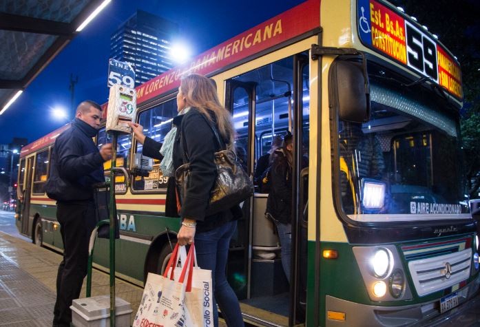 Hubo acuerdo y las empresas de colectivos reanudarán el servicio nocturno progresivamente | Actualidad