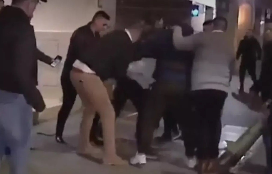 Detuvieron a un repartidor que intentó agredir a los partidarios de Cristina Kirchner que hacen vigilia | Política