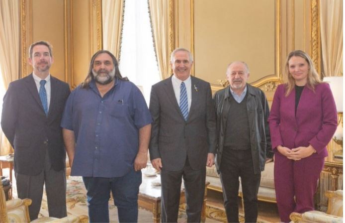 Baradel y Yasky se reunieron con el embajador estadounidense Marc Stanley | Política