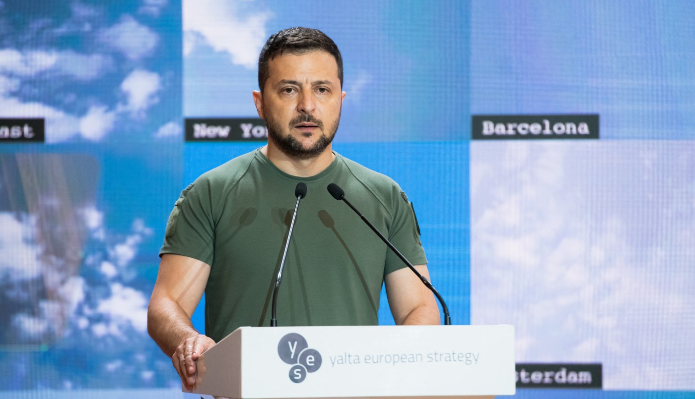 Chocó el vehículo que transportaba al presidente de Ucrania: Zelenski no sufrió heridas de gravedad | Internacionales