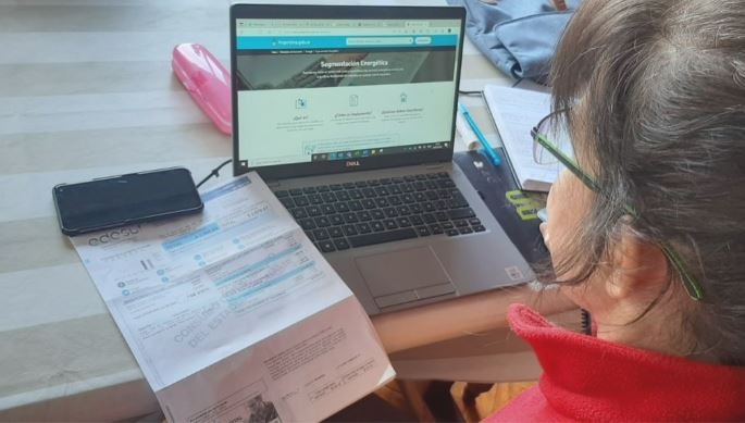 Aumentó la cifra de usuarios que se dieron de baja del subsidio de luz para acceder al dólar oficial | Economía