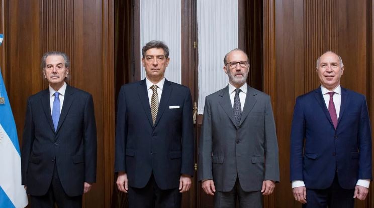 La Corte suprema analizó el proyecto que obliga a los jueces a pagar Ganancias y prepara una respuesta al Gobierno | Política