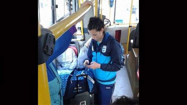 La deportista que fue viral por viajar en colectivo, se retiró de la Selección con un duro mensaje | Deportes