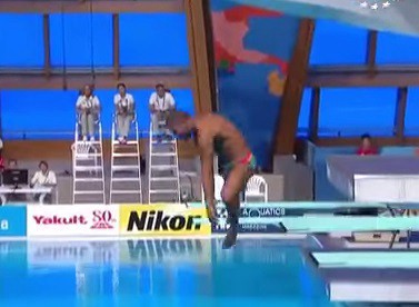 El peor salto: se arrepintió, cayó casi parado y le pusieron cero | Deportes