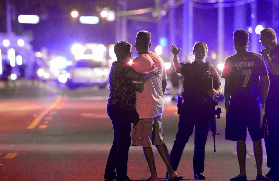 Cinco muertos y 18 heridos en un ataque ultraderechista en un bar LGBT de Estados Unidos | Internacionales