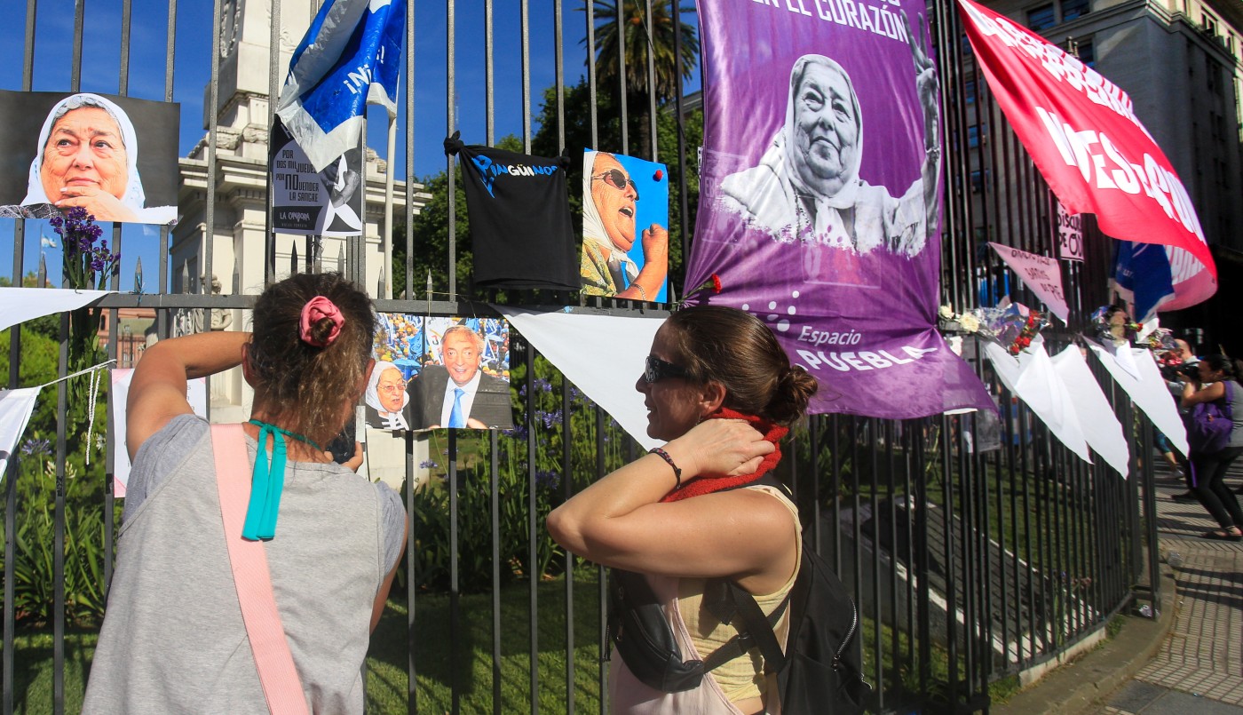 Calor, emoción y lágrimas en el homenaje a Hebe de Bonafini en Plaza de Mayo | Actualidad