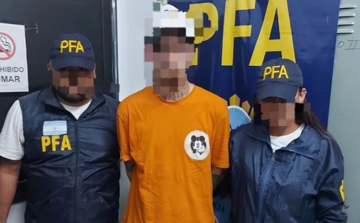 Detienen a un tatuador acusado de abuso por una clienta | Actualidad