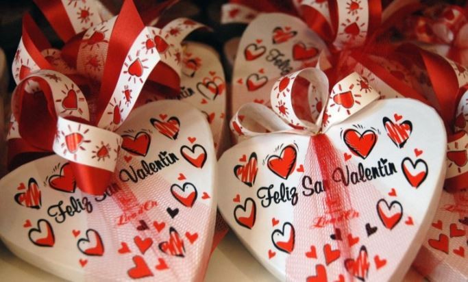 Los regalos de San Valentín llegan con aumentos de hasta un 120% | Economía