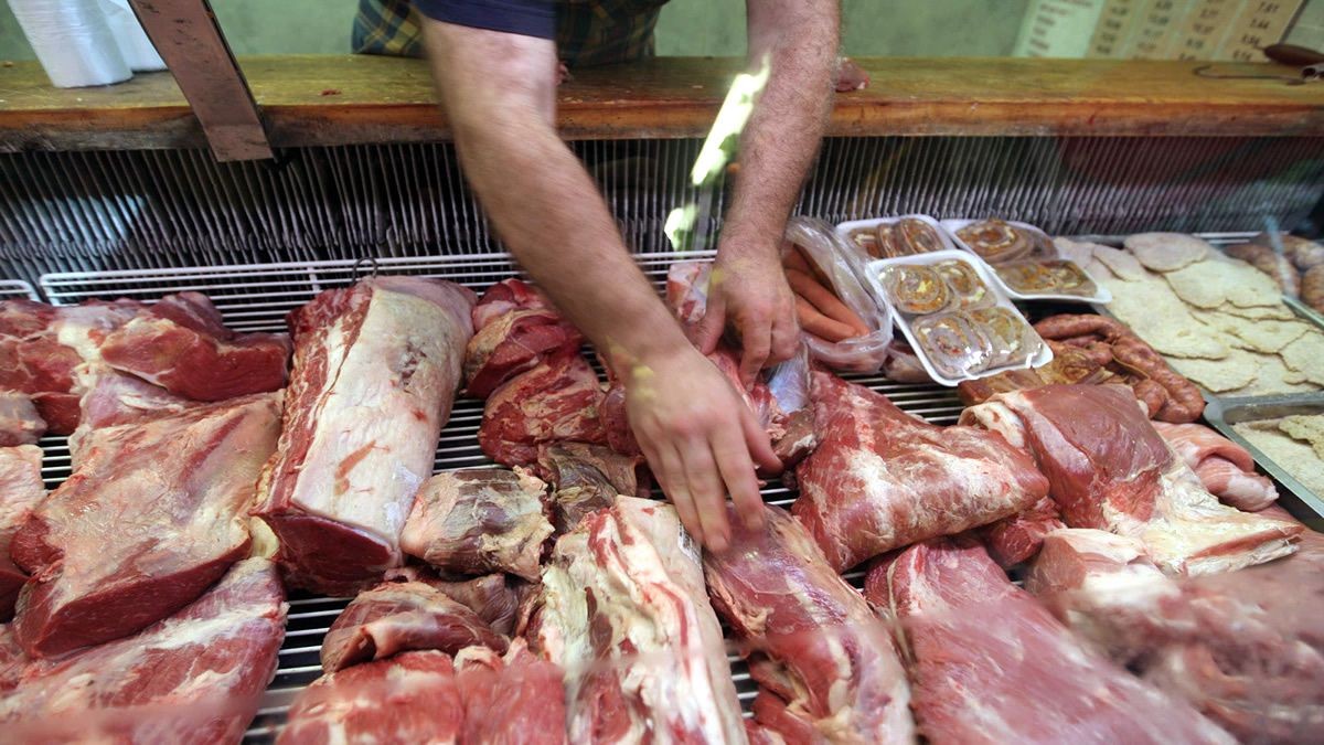 Reglamentaron el reintegro de 10% para compras en carnicerías con tarjetas de débito | Economía