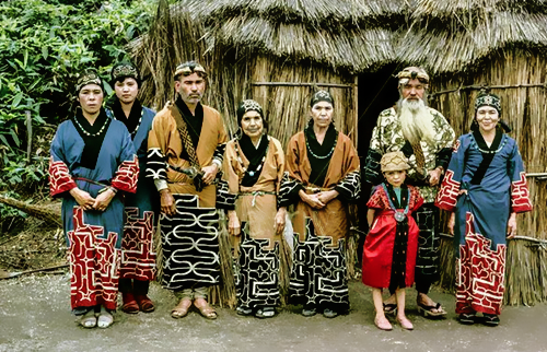 Los descendientes de los pueblos autóctonos de Japón recuperan su identidad | Internacionales