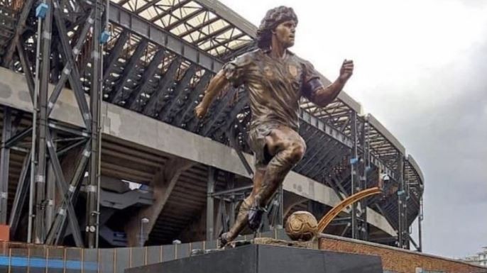 Napoli removió la estatua de Maradona de su estadio y se la devolvió a su autor | Deportes