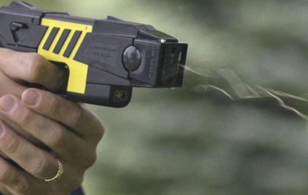 Amnistía Internacional recomendó que se suspenda la compra de las pistolas taser | Política