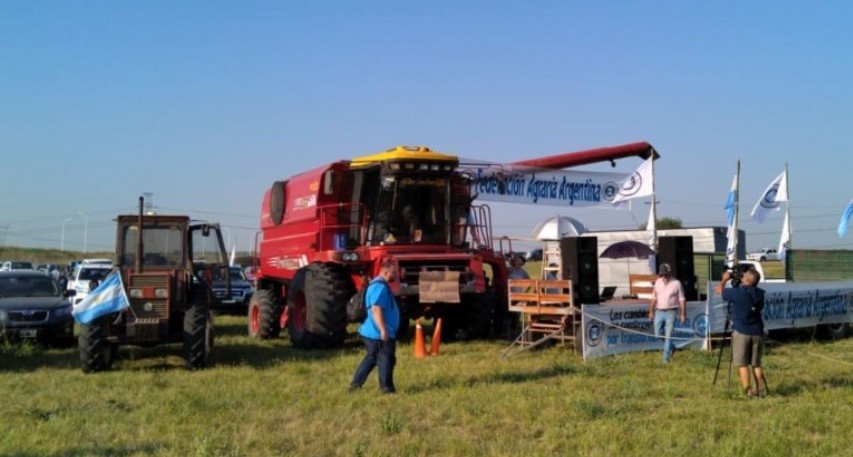 Comenzó la concentración de productores agrarios: reclamo de asistencia por la sequía | Política