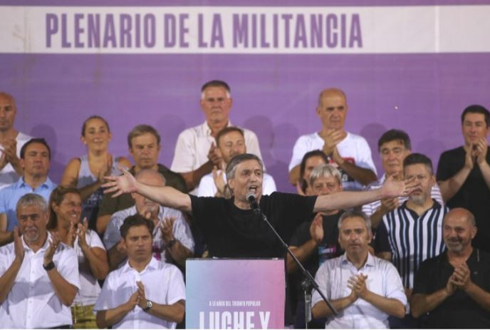 Máximo Kirchner: "Hay compañeros más interesados en ganarle a Cristina que en sacar el país adelante" | Política