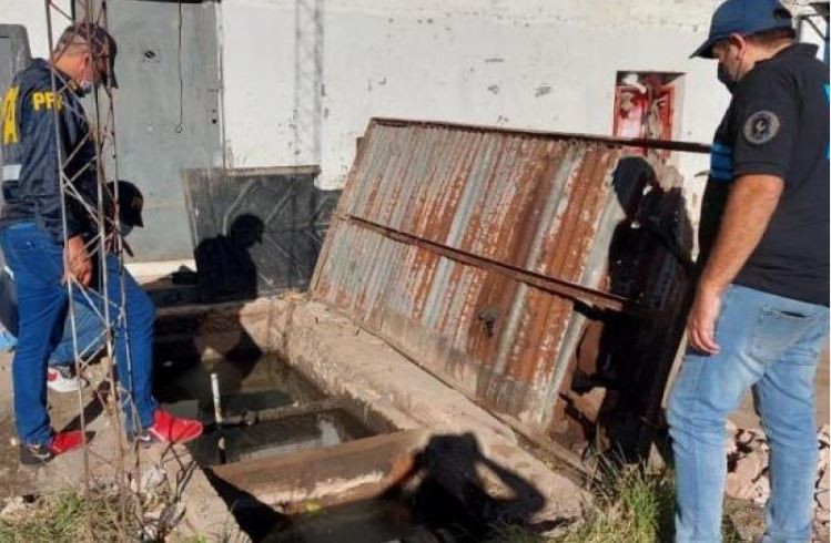 Clausuran un lavadero ilegal de micros que arrojaba sustancias contaminantes al ambiente | Actualidad