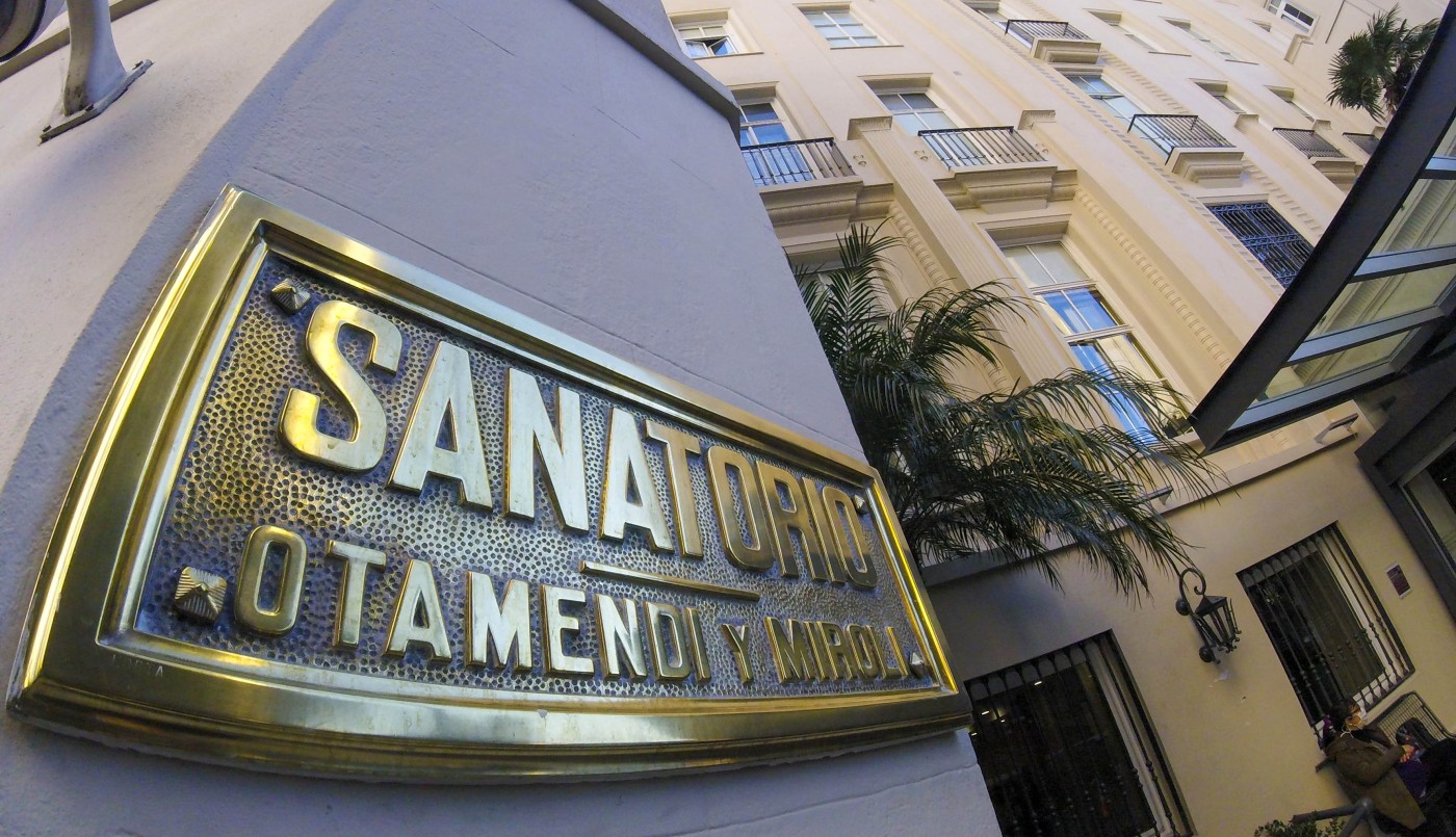 Alberto Fernández fue intervenido con un "bloqueo radicular" en el Sanatorio Otamendi | Política