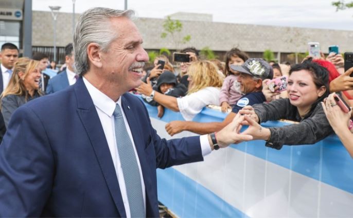 Alberto Fernández pidió cerrar los oídos "a los barullos de la política" y escuchar "el murmullo de la gente" | Política