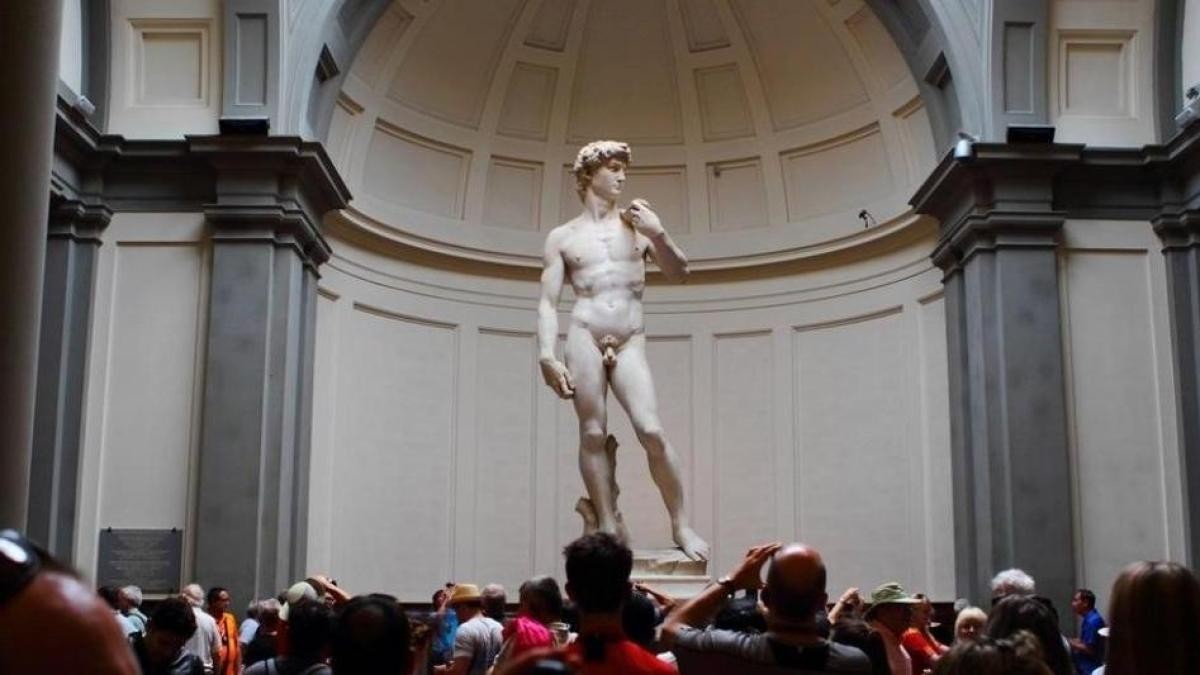 Premiarán a la profesora acusada de "pornografía" por enseñar sobre el "David" de Miguel Ángel | Internacionales