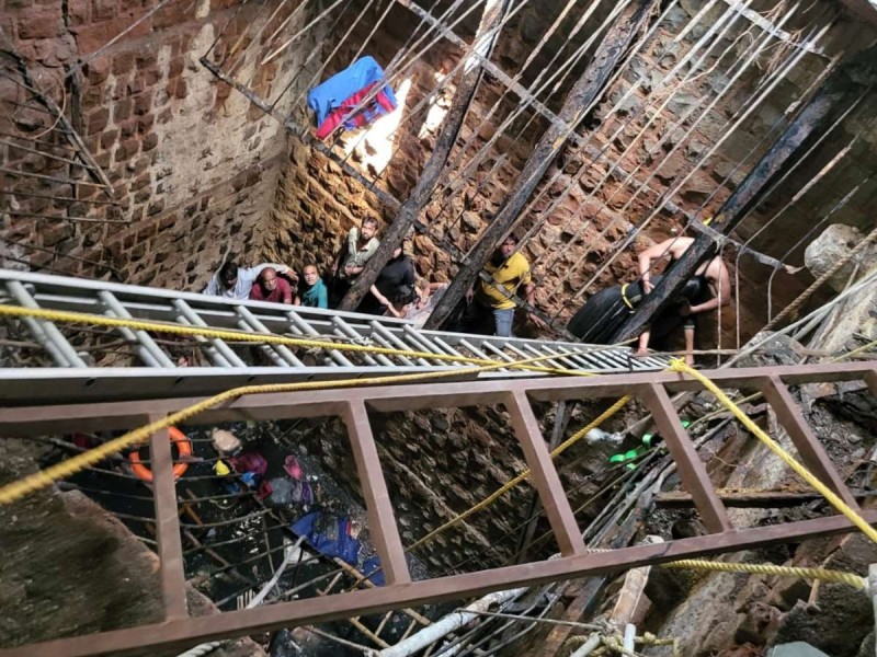 Cedió el piso de un templo en India: al menos 13 muertos | Internacionales