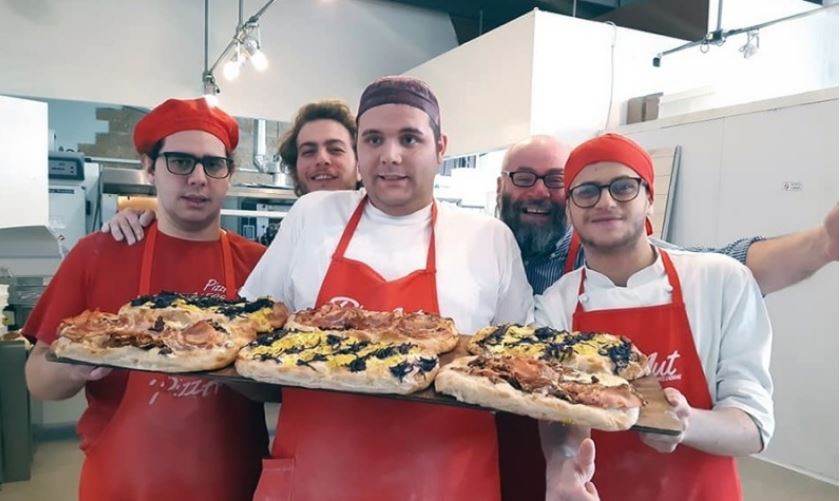 Inauguraron en Italia una pizzería atendida por jóvenes con autismo | Internacionales