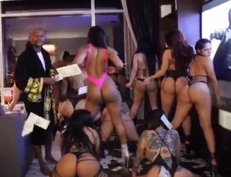 Mayweather sigue de fiesta: billetes al aire y mujeres hermosas | Deportes