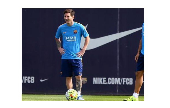 Messi entrenó a la par de sus compañeros del Barcelona y se ilusiona con estar frente a Real Madrid | Deportes