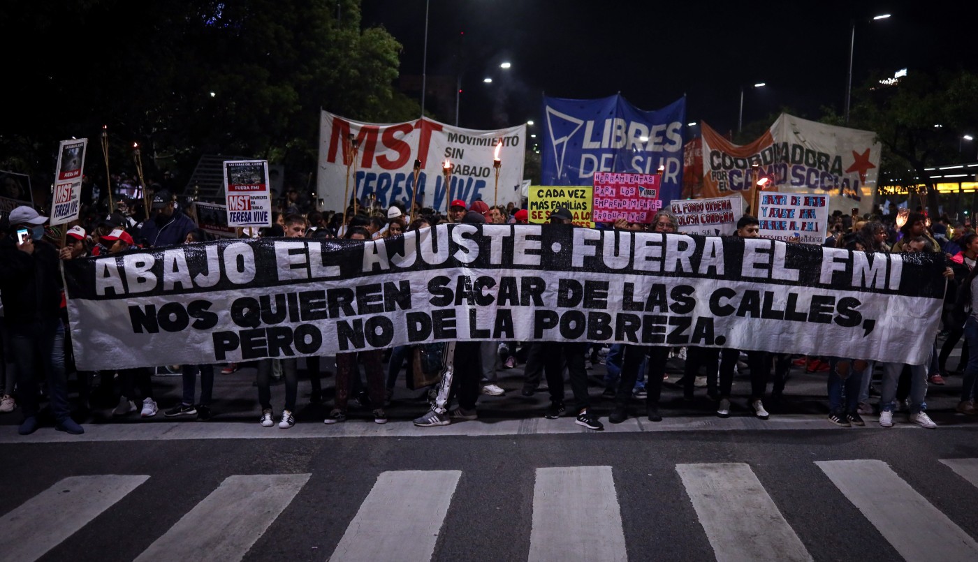 Tras cortar el Puente Pueyrredón, los piqueteros acamparán en Plaza de Mayo | Política