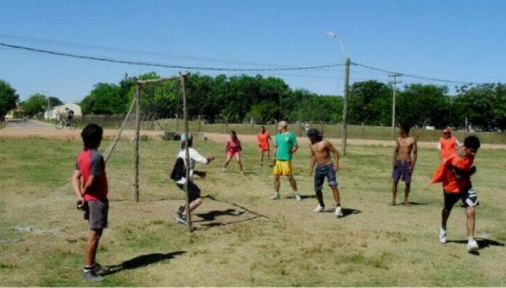 Jugaba un partido de fútbol y un rival lo apuñaló | Deportes