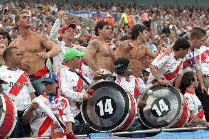 Piden cuatro años de prisión para ex jefe barra de River Adrián Rousseau por "la batalla del playón" | Deportes