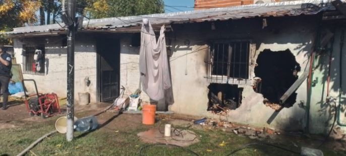 Tragedia en Garín: se incendió una casa y murieron un bebé de 1 año y su hermana de 3 | Actualidad