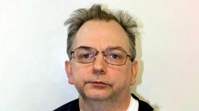 Se despertó a la madrugada y el gerente del hotel le estaba chupando los pies | Internacionales