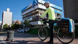 Recorrió 3 mil kilómetros en bicicleta para concientizar sobre el cuidado del suelo | Clima, naturaleza y medio ambiente
