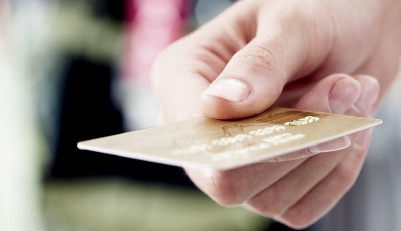 Cómo gestionar la devolución del impuesto a las tarjetas de crédito en CABA | Economía