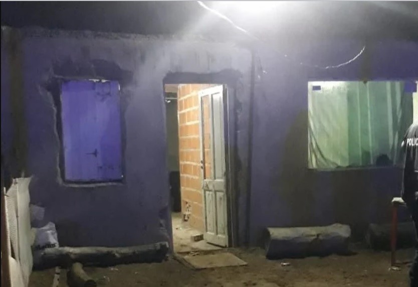 Baleó en la cara a su pareja delante del hijo de 11 años y escapó | Actualidad